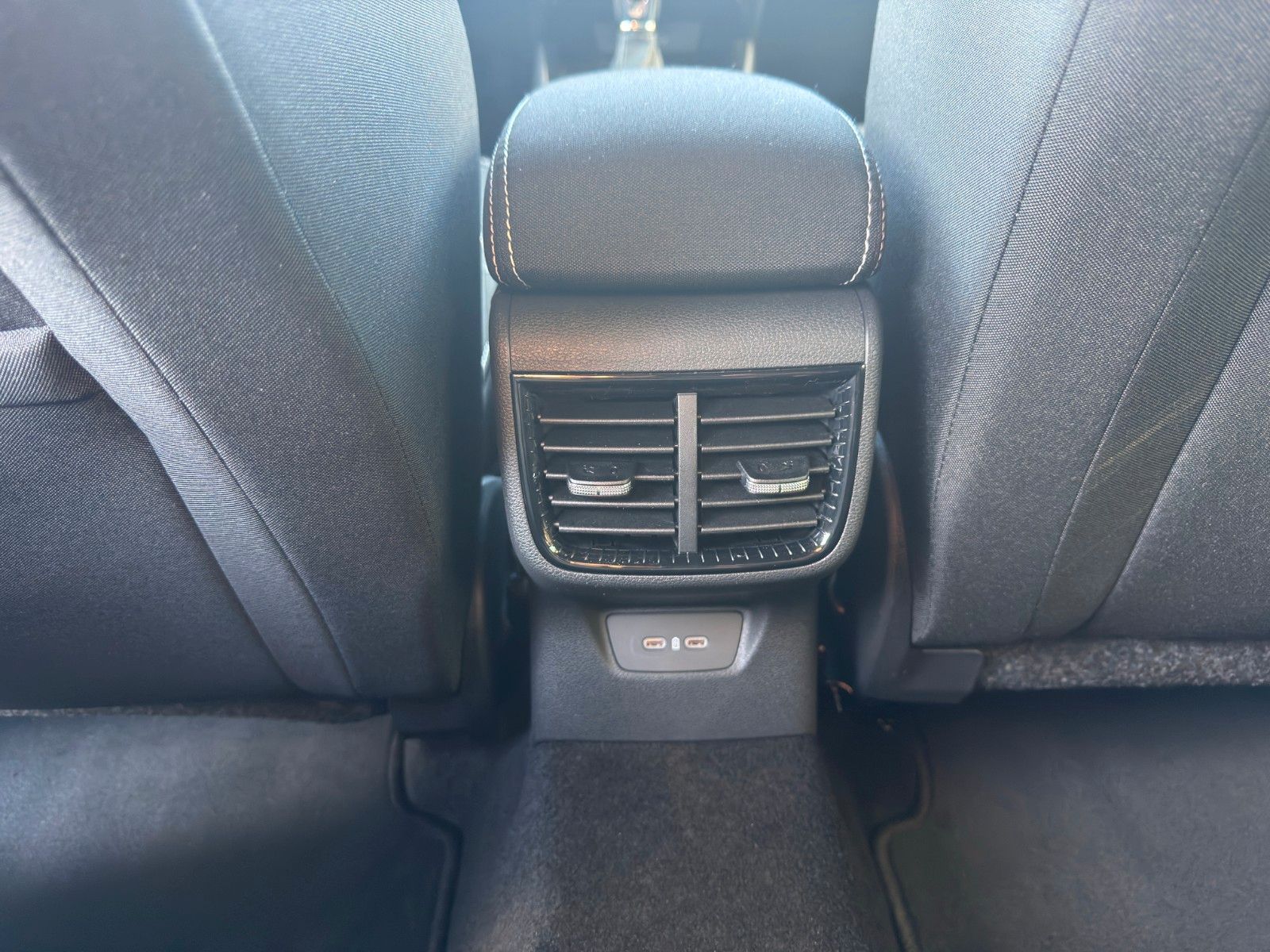 Fahrzeugabbildung SKODA Fabia Jubiläumsedition 1,5 TSI 130 kW 7-Gang-DSG