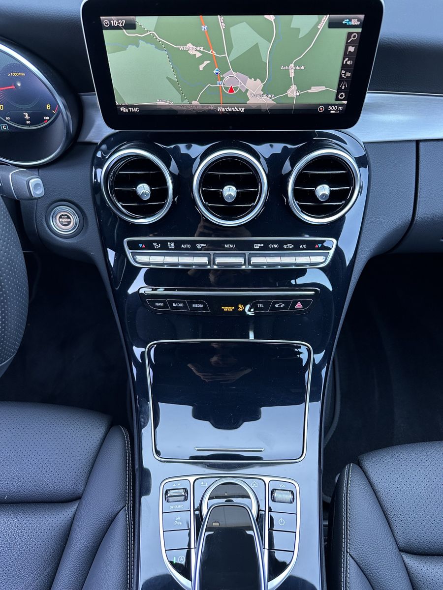 Fahrzeugabbildung Mercedes-Benz C 300d T AMG-Line NAV+LED+BURMESTER+VCOCKPIT+HUD