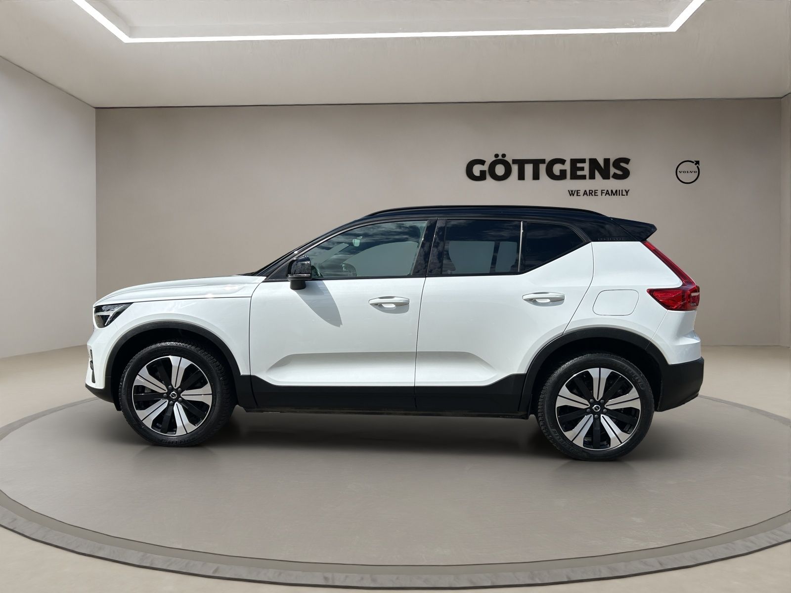 Volvo XC40 P8 AWD Plus Recharge Pure AHK NAVI LED 19LM imagem 2