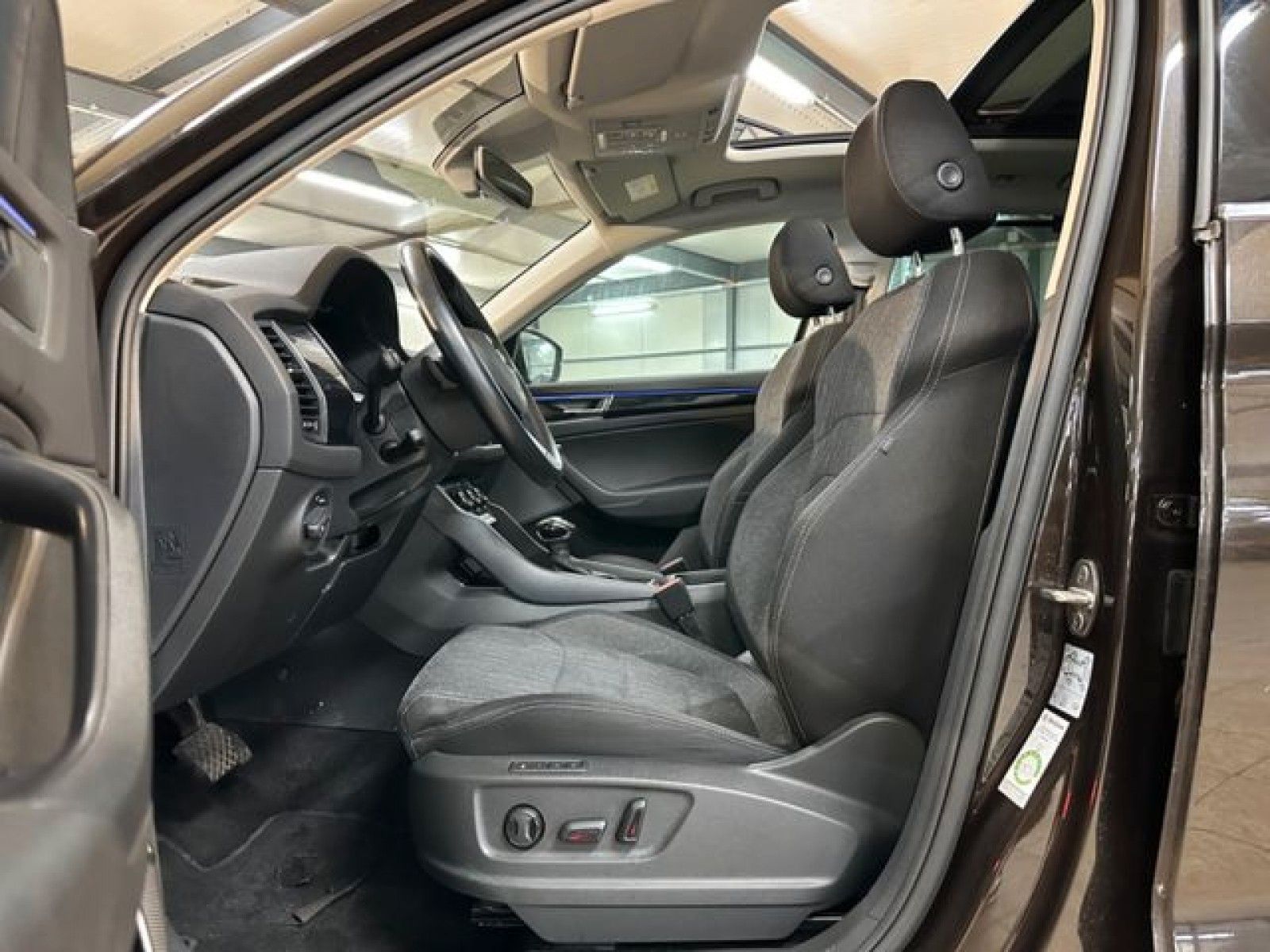 Skoda Kodiaq Style 4x4 GREENTEC*FMLY*PANO*CPLY*AHK*360 foto 8