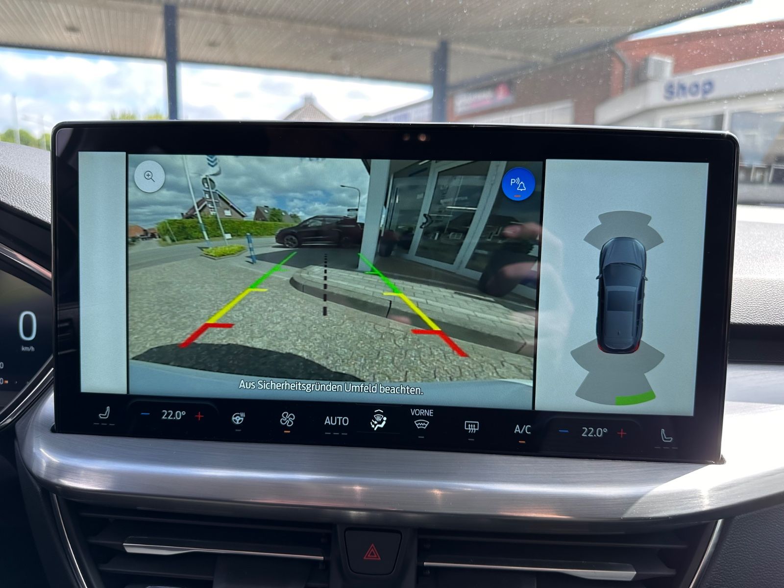 Fahrzeugabbildung Ford Focus Turnier 1.5 TDCi Titanium X Autom Navi/LED