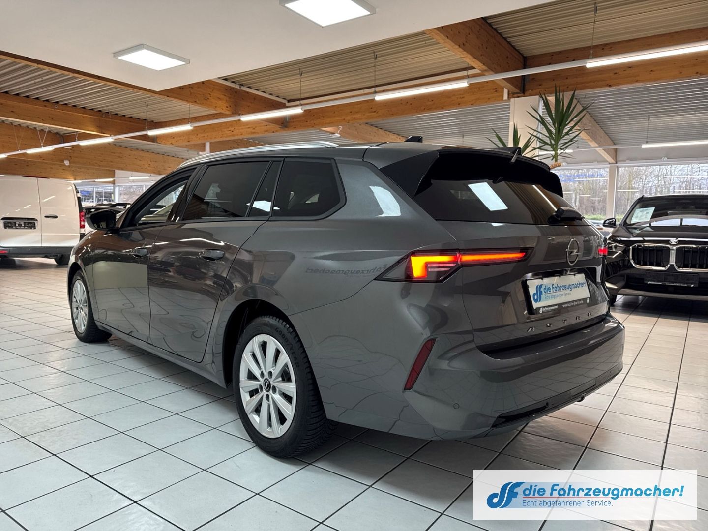 Fahrzeugabbildung Opel Astra L Sports Tourer Elegance Navi LED Apple Ca