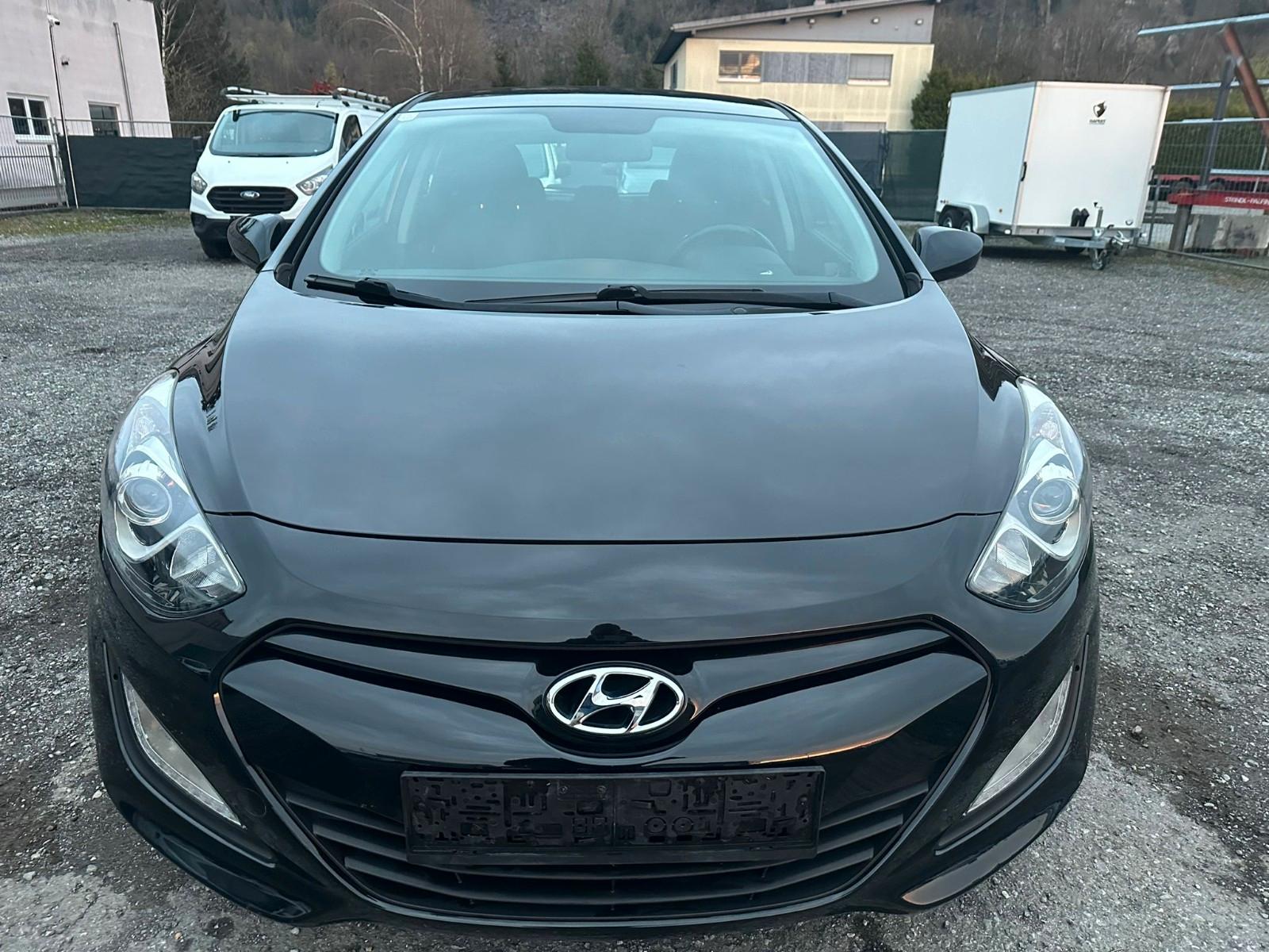 Hyundai i30 1.4-NAVI-KAMERA-TUV BIS 6/2026 !!!