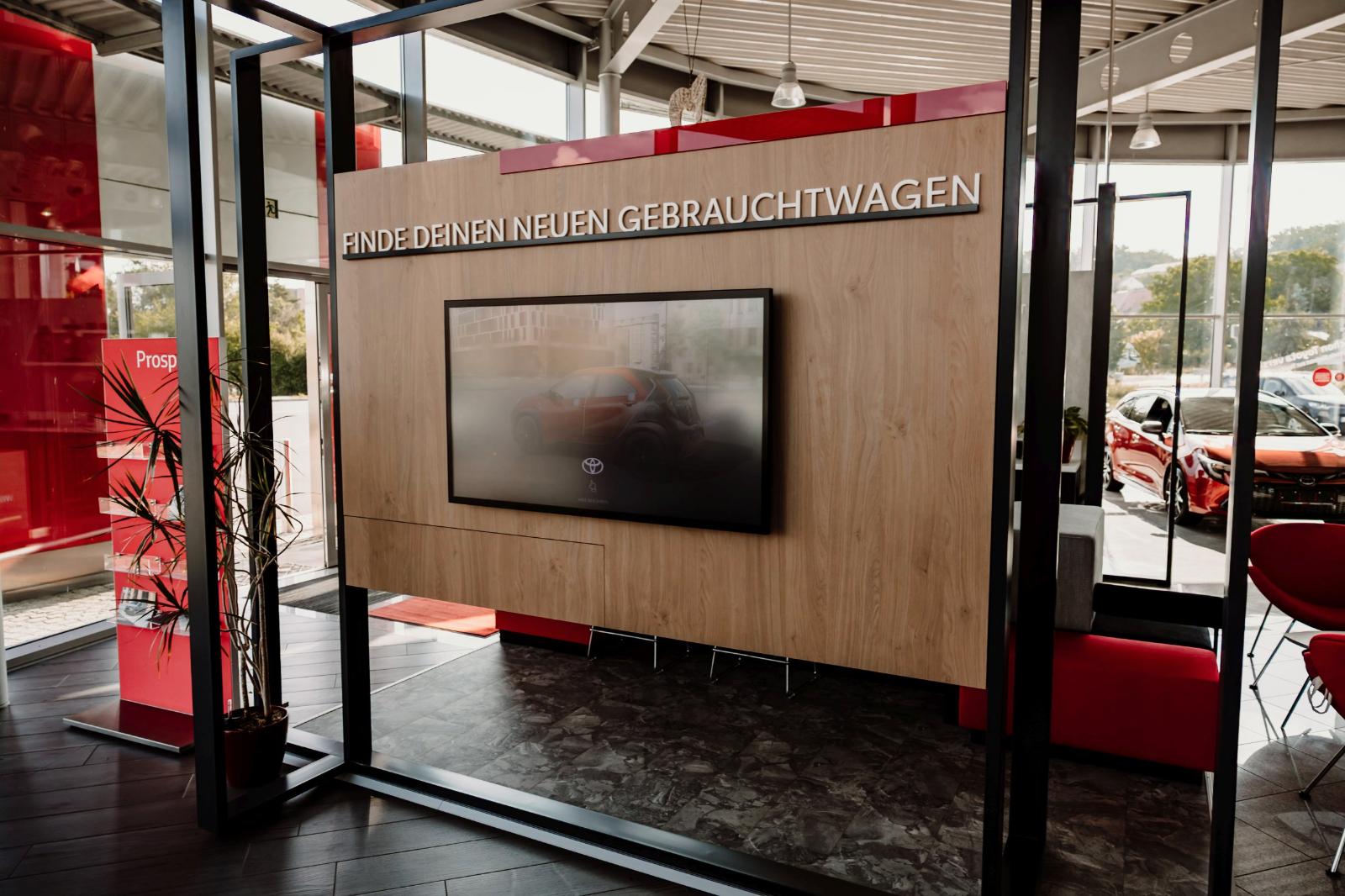 showroom-image-bottom