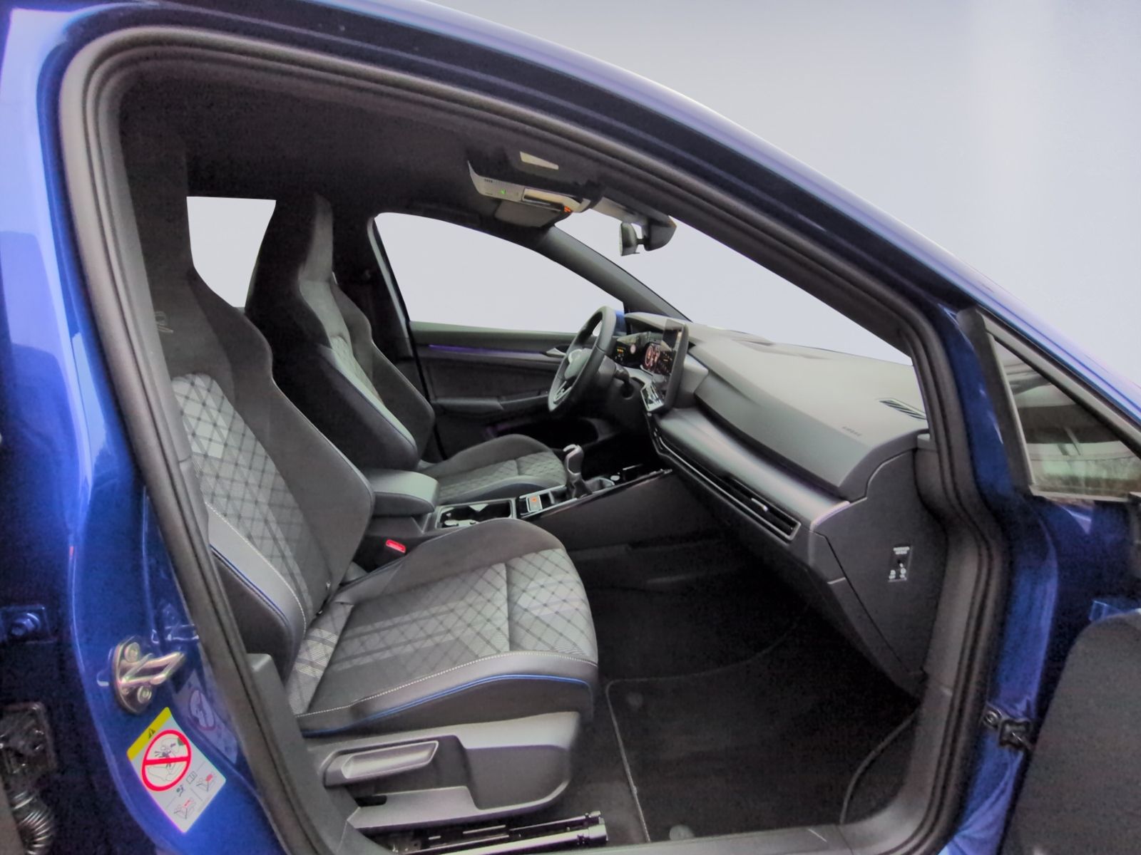 Golf VIII 1.5 TSI R-Line KAMERA+APP+ACC