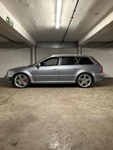 Audi RS4 2.7 quattro - - Audi RS4 mit Benzin-Antrieb: Kombi, 2.7