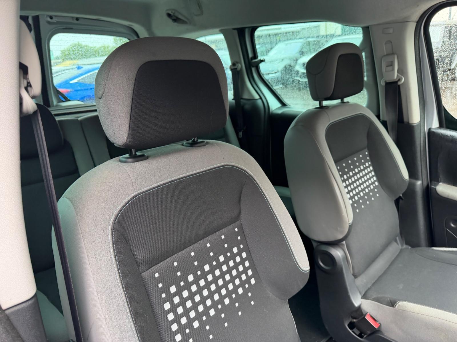Citroën BERLINGO MULTISPACE FEEL*NAVI*PDC*R-KAMERA*