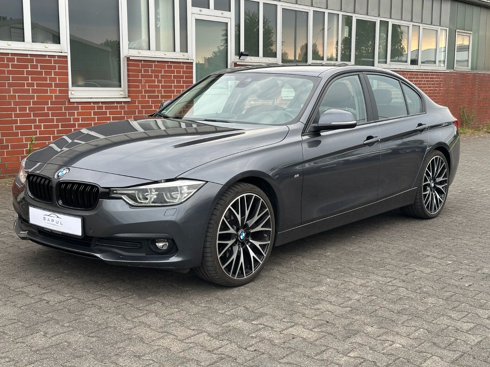 BMW 320d Lim. Advantage 20-Zoll LED SHZ NAVI PDC