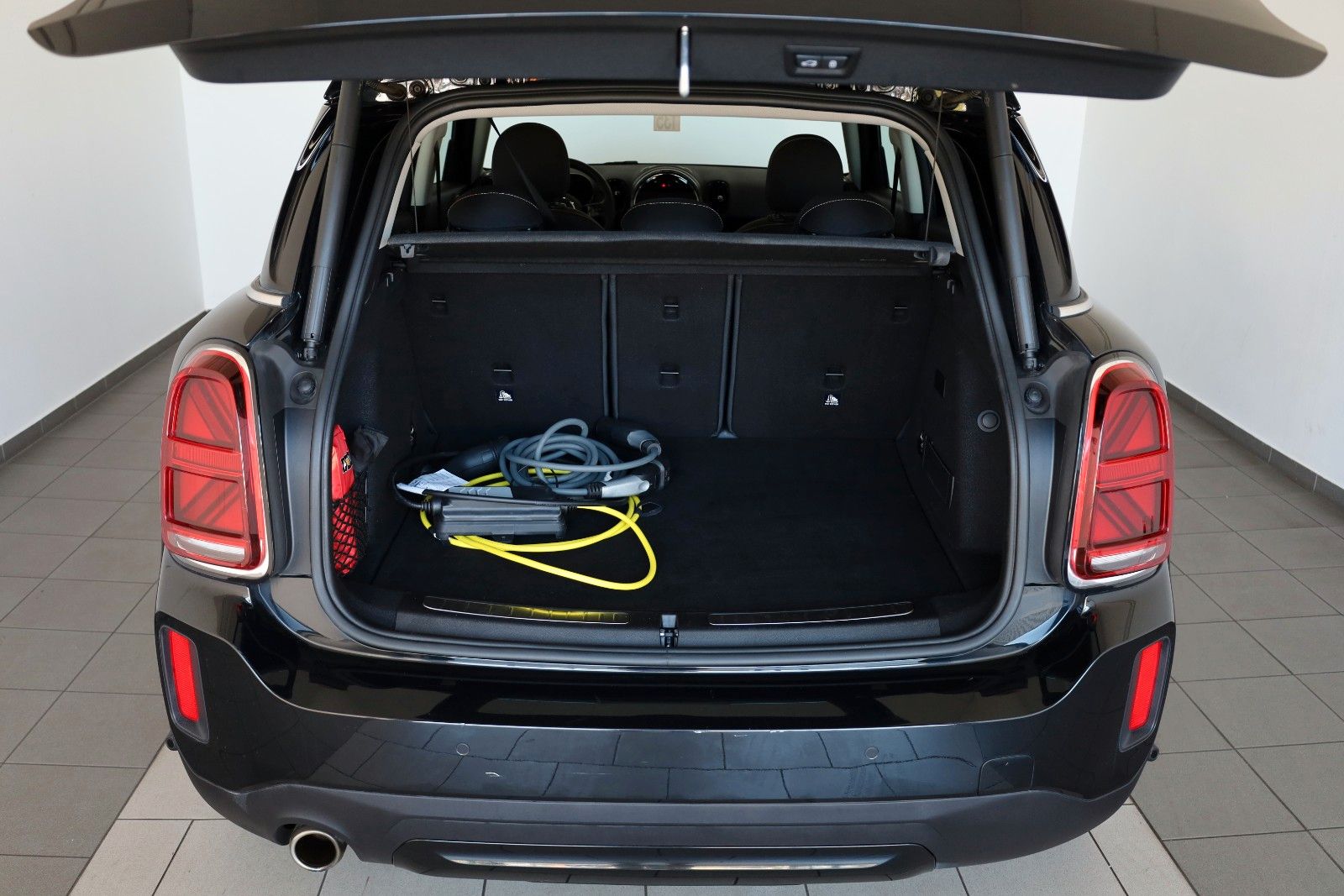 Fahrzeugabbildung MINI Countryman Cooper SE Essential Trim All4,ACC,Nav
