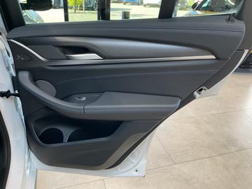 صورة مصغرة 49 لـ 2024 BMW IX3
