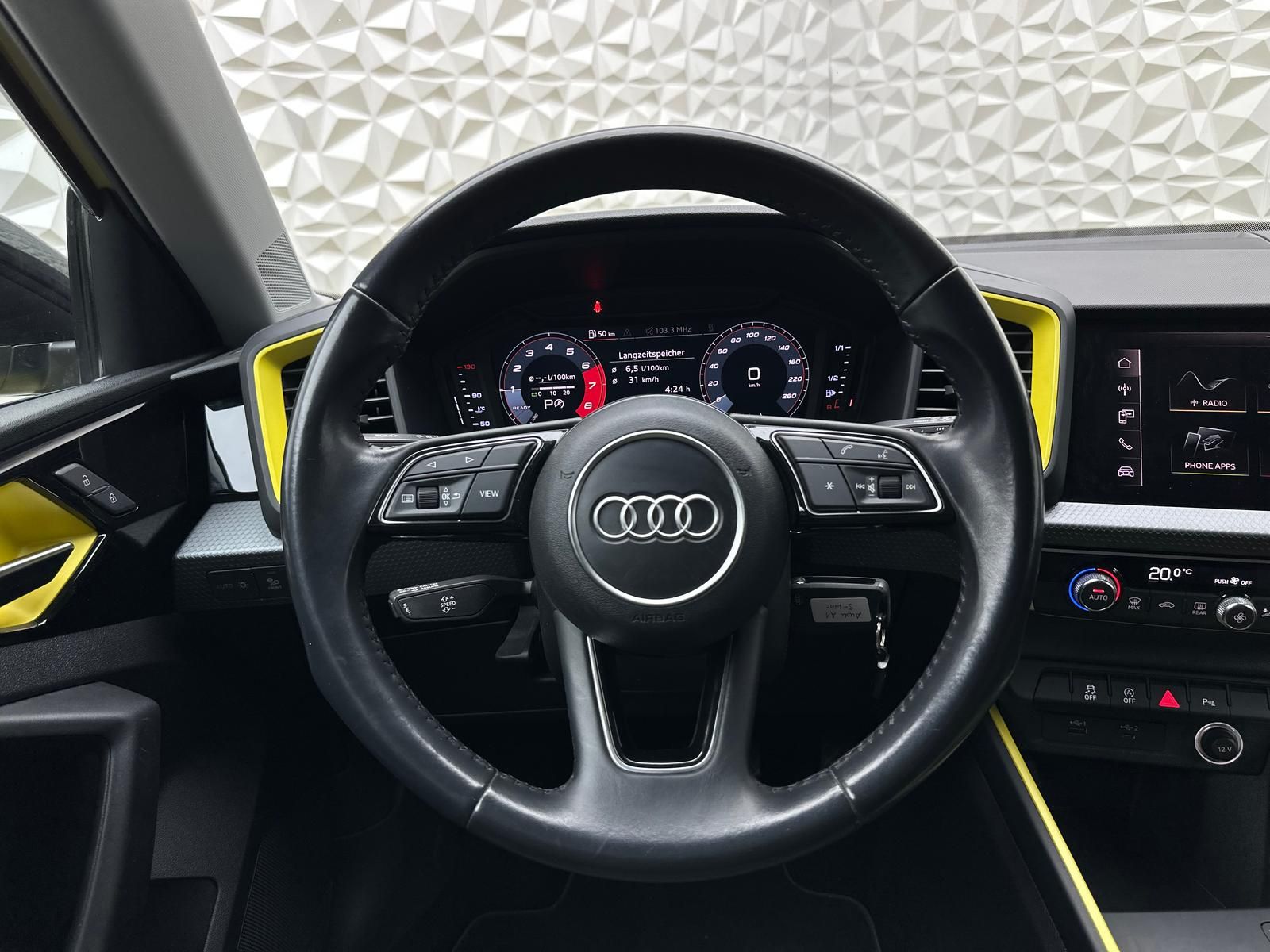 Fahrzeugabbildung Audi A1 30 TFSI S-LINE/EDITION-ONE/PDC/RCAM/VIRTUAL