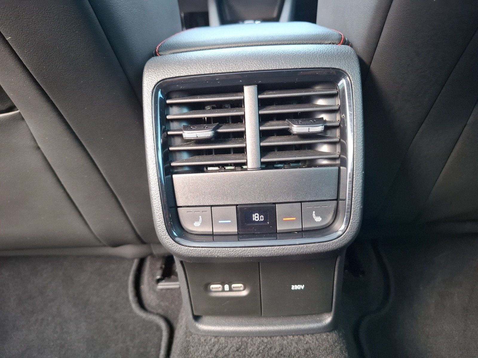 Fahrzeugabbildung SKODA Octavia CombI TSI RS-Plus DSG Matrix Navi Pano H