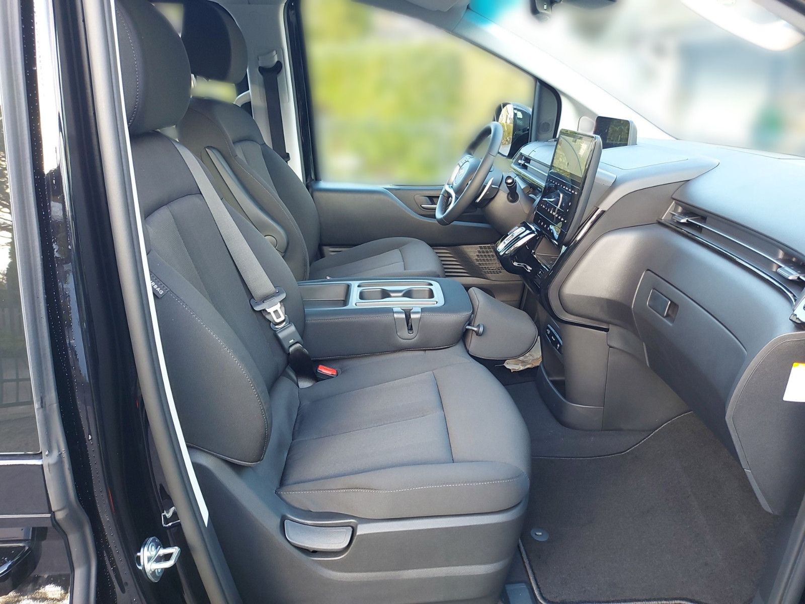 Fahrzeugabbildung Hyundai Staria Hybrid 225PS Trend 9-Sitzer Parkp. Easy-P