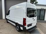 Mercedes-Benz Sprinter 211 CDI/Fahrzeugregal SYNCRO/LED /MBUX - Gebraucht Fahrzeug