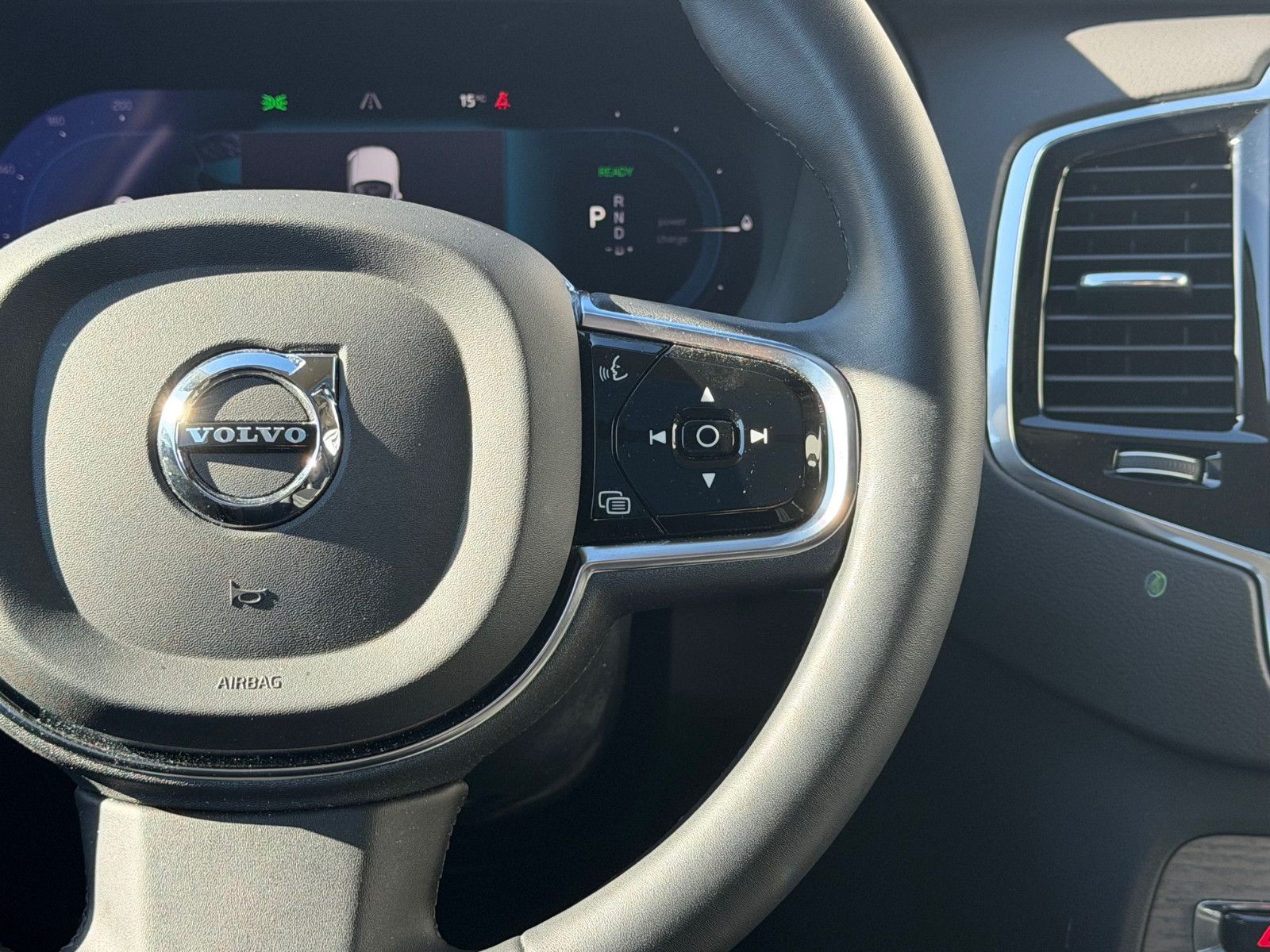 Fahrzeugabbildung Volvo XC90 T8 AWD Ultimate Dark*LUFT*AHK*360°*Massage*