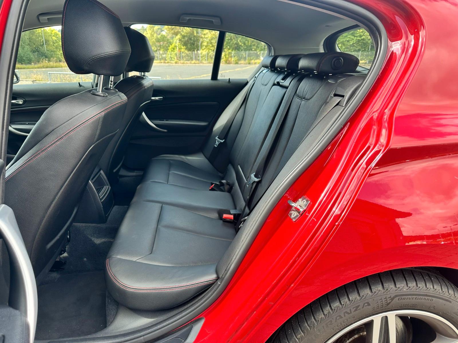BMW 116i Sport Line Vollleder Bi-Xenon Navi 1.Hand