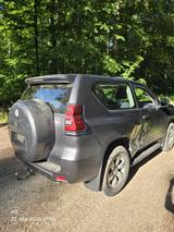 Toyota Land Cruiser 2.8 D-4D - Schaden links - gebrauchte Toyota Land Cruiser aus dem Jahr 2021