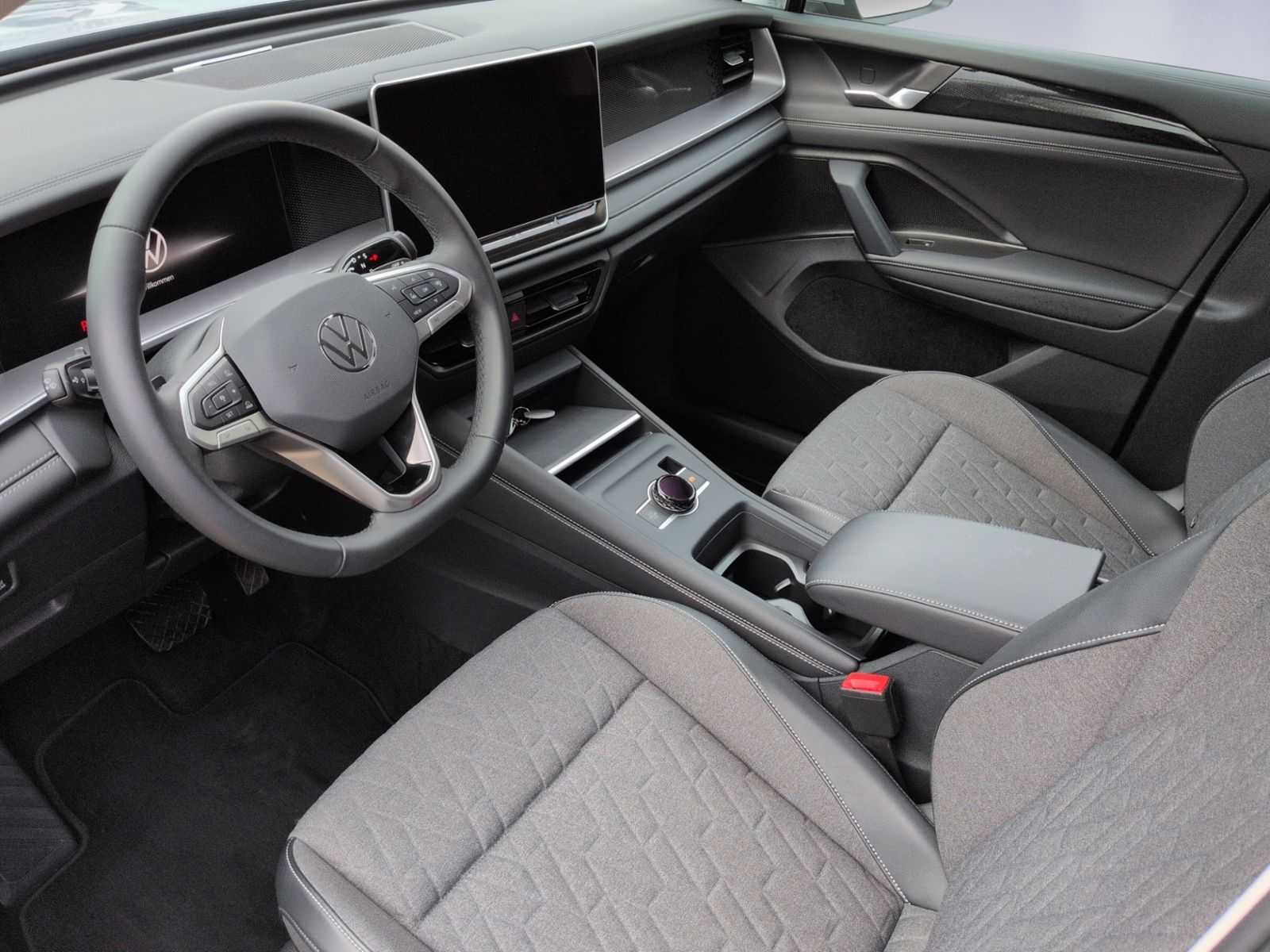 Tayron 2.0 TDI 4M DSG Life KAMERA+AHK+DCC+ACC