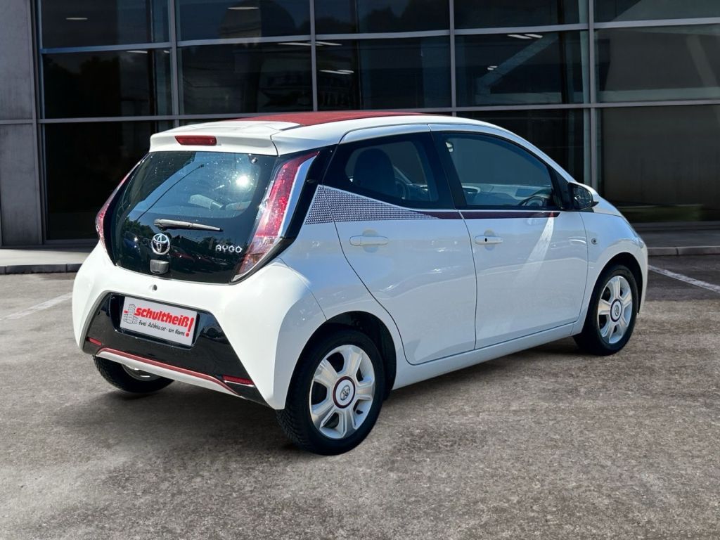 Fahrzeugabbildung Toyota Aygo x-pose