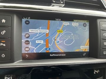 Bild 9 Jaguar F-PACE Portfolio AWD Leichter Seitenschaden