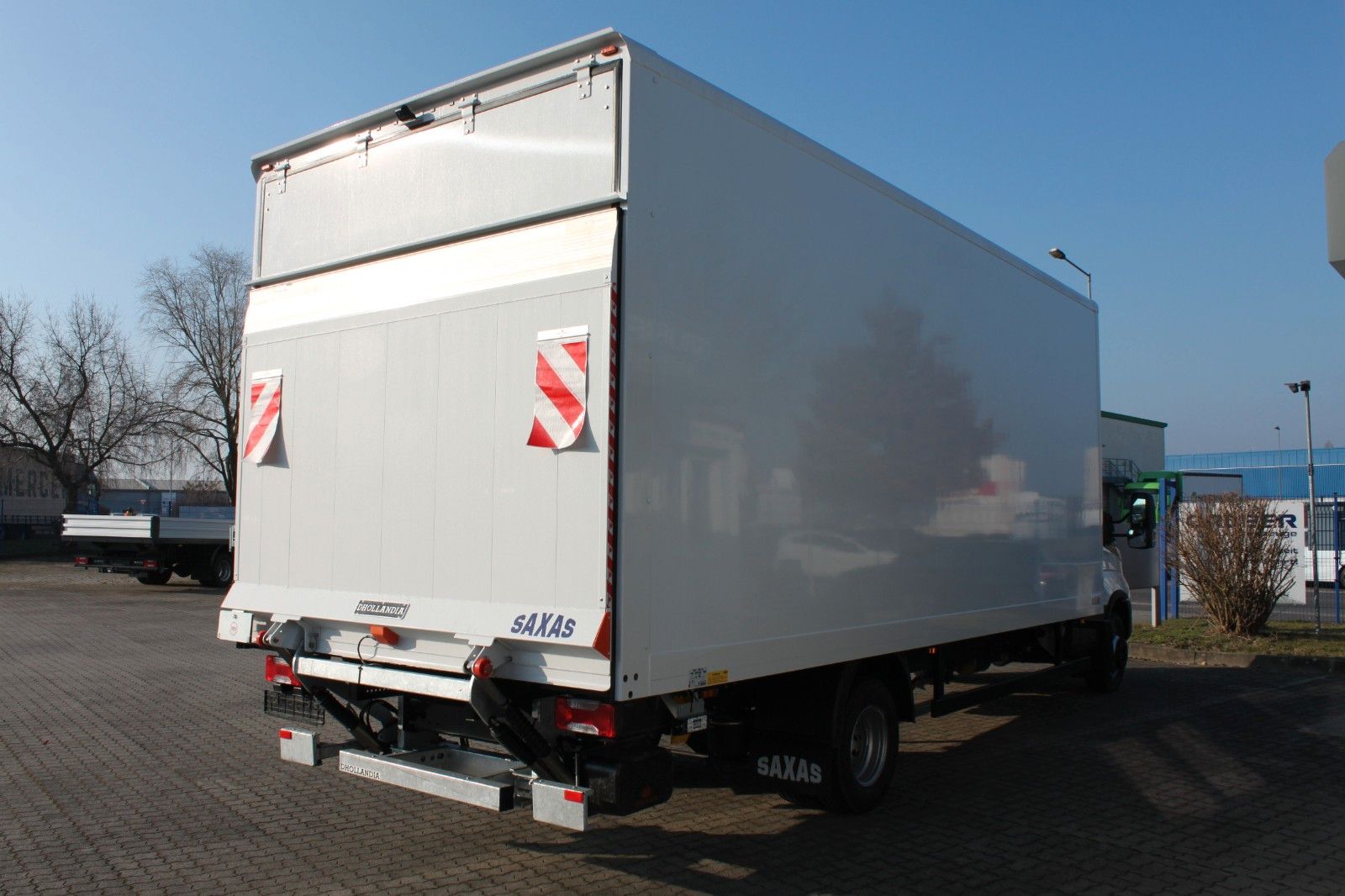 Fahrzeugabbildung Iveco 70C18HA8/P Koffer/LBW/Luftfeder