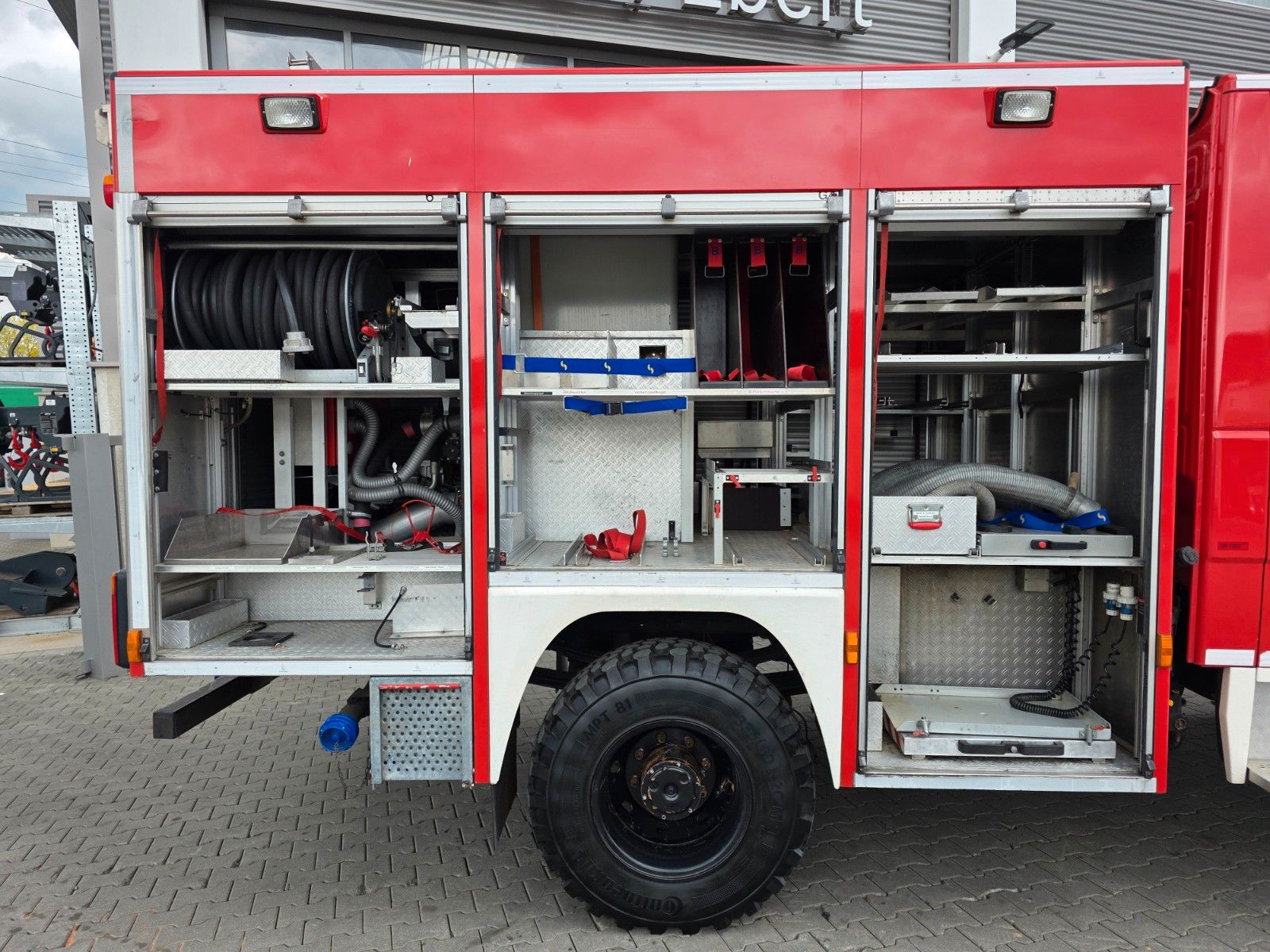 Fahrzeugabbildung Iveco EuroFire Tector FF100EW21 4x4 LF8 Löschfahrzeug