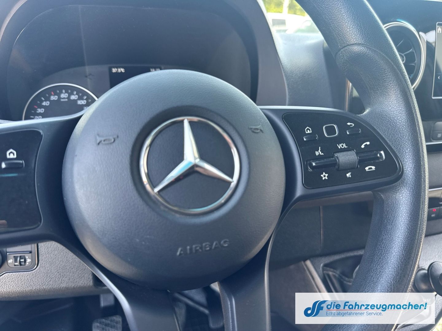 Fahrzeugabbildung Mercedes-Benz Sprinter Pritsche DoKa 316 CDi L3 AHK 3,5t Kamer
