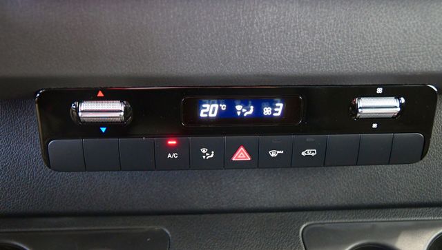 Fahrzeugabbildung Mercedes-Benz Sprinter 315 CDI Maxi DOKA Klima  9G-Tronic