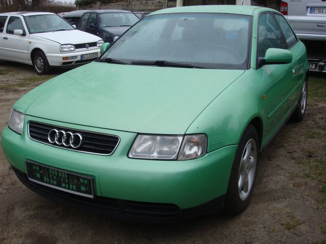 Audi A3 1.8  Ambiente (TÜV 8/26)