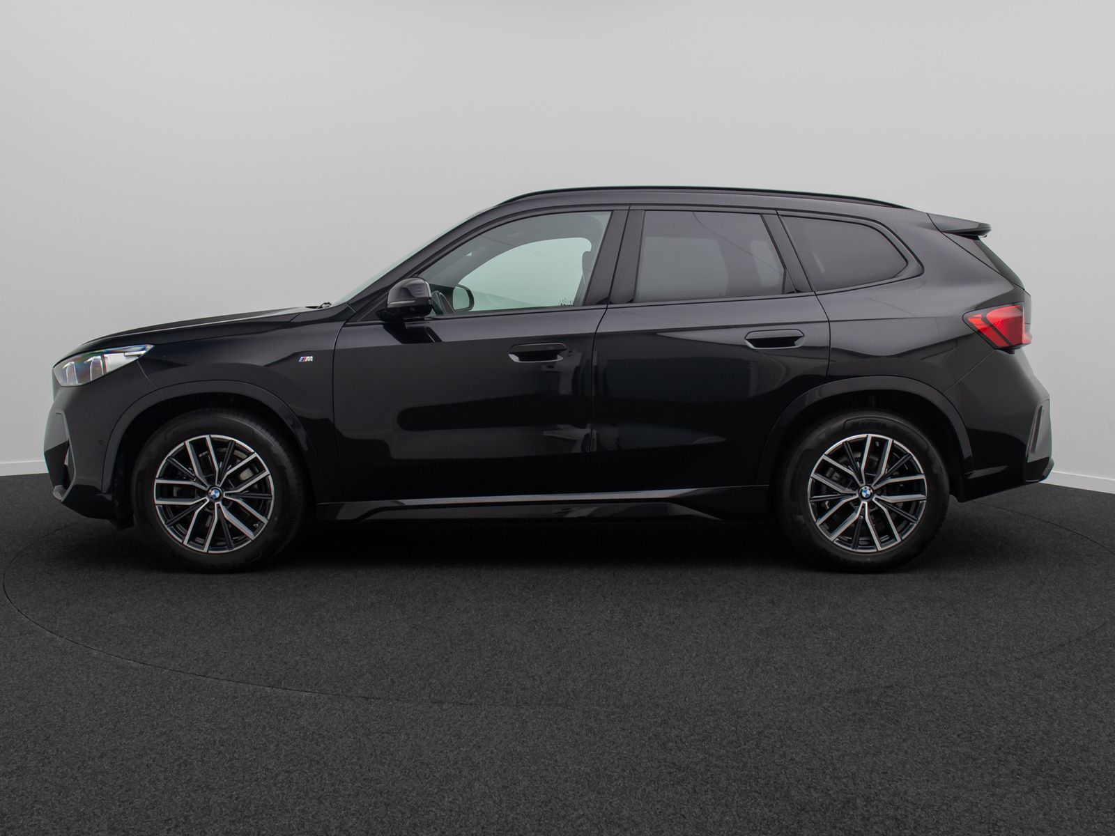 Fahrzeugabbildung BMW X1 sD20i M Sport AHK 360&deg;ACC HUD DAB Komfort 18"