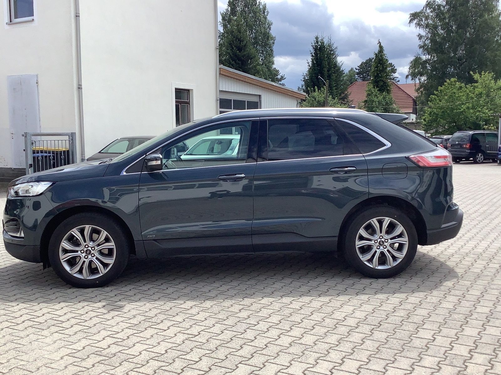 Fahrzeugabbildung Ford Edge TDCI Titanium 4x4 LED AHK Navi RFK GRA SH