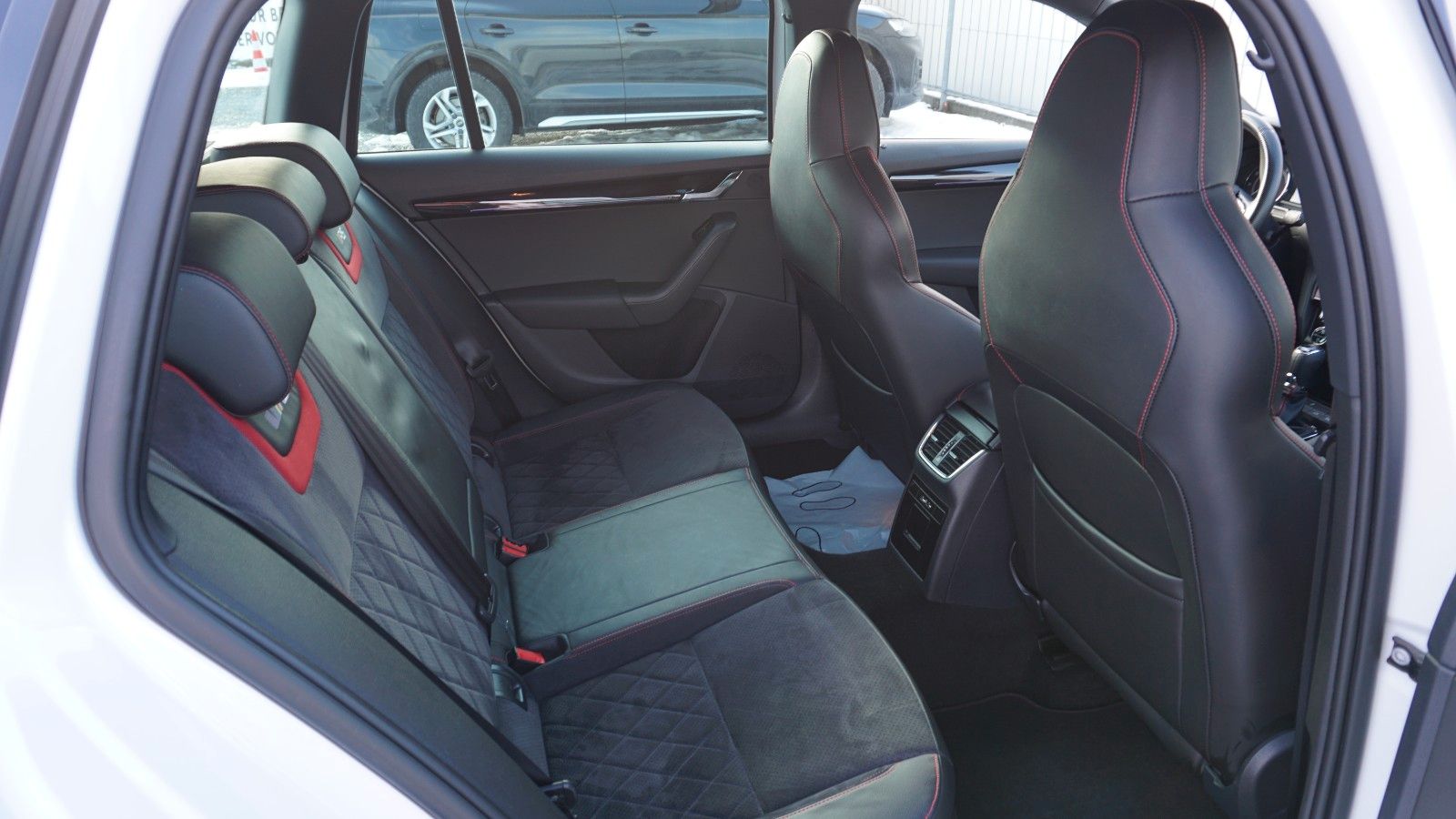 Fahrzeugabbildung SKODA Octavia Combi RS,DSG, Navi,ACC,Memory,LED,+WR