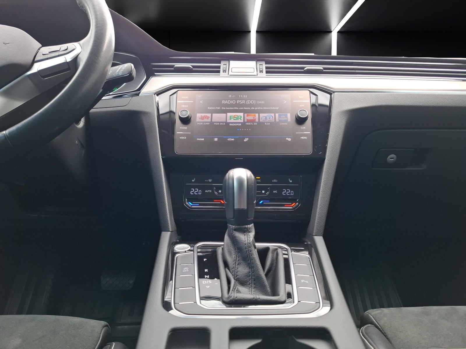 Fahrzeugabbildung Volkswagen Passat Variant TDI Elegance DSG Matrix AHK Navi