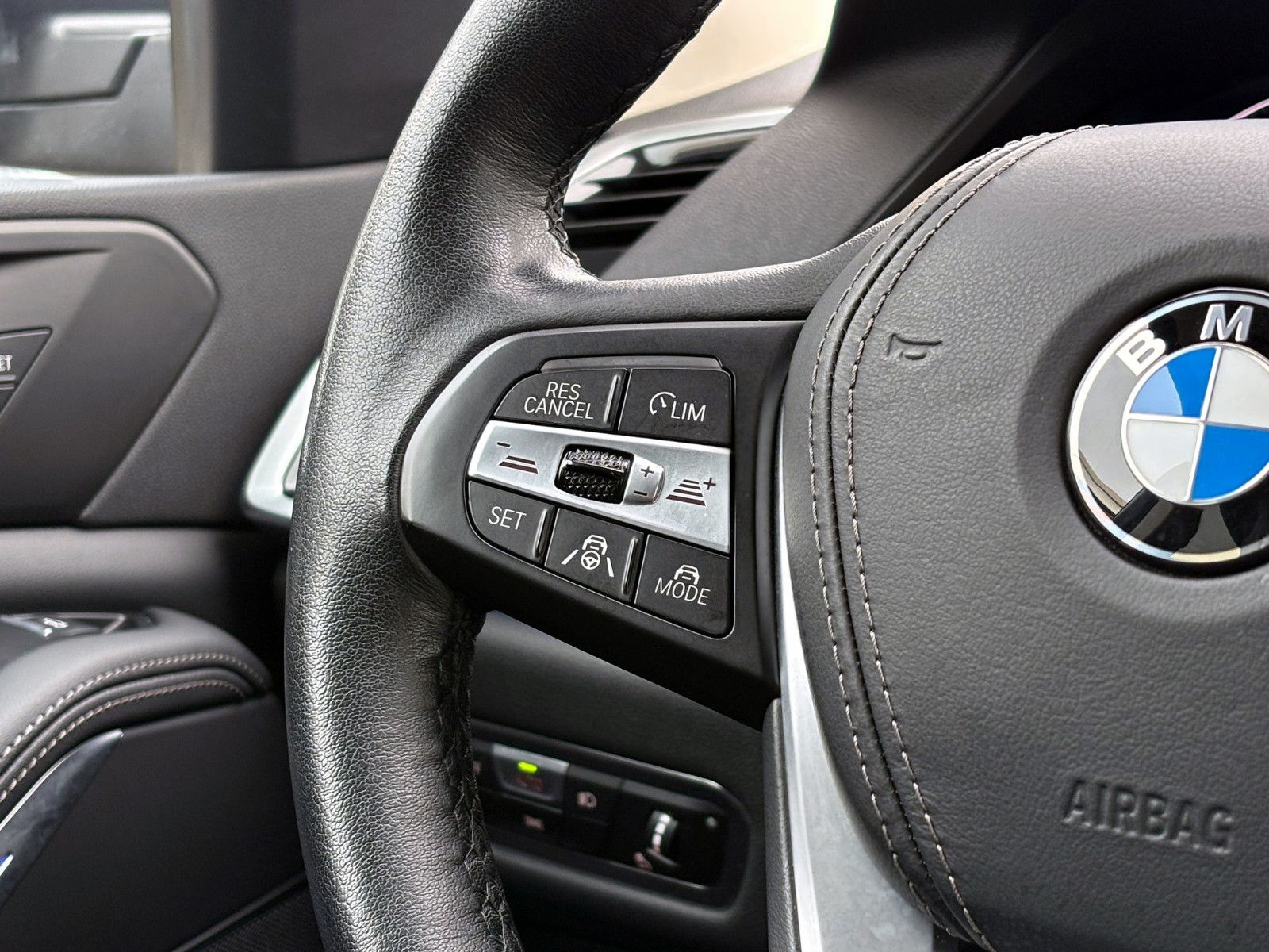 Fahrzeugabbildung BMW X5 xDrive 40i Steptr. ACC 360° LED CarPlay SHZ