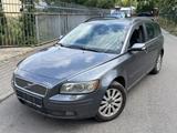 Volvo V50 Kombi 2.0 D Momentum - gebrauchte Volvo V50 aus dem Jahr 2004