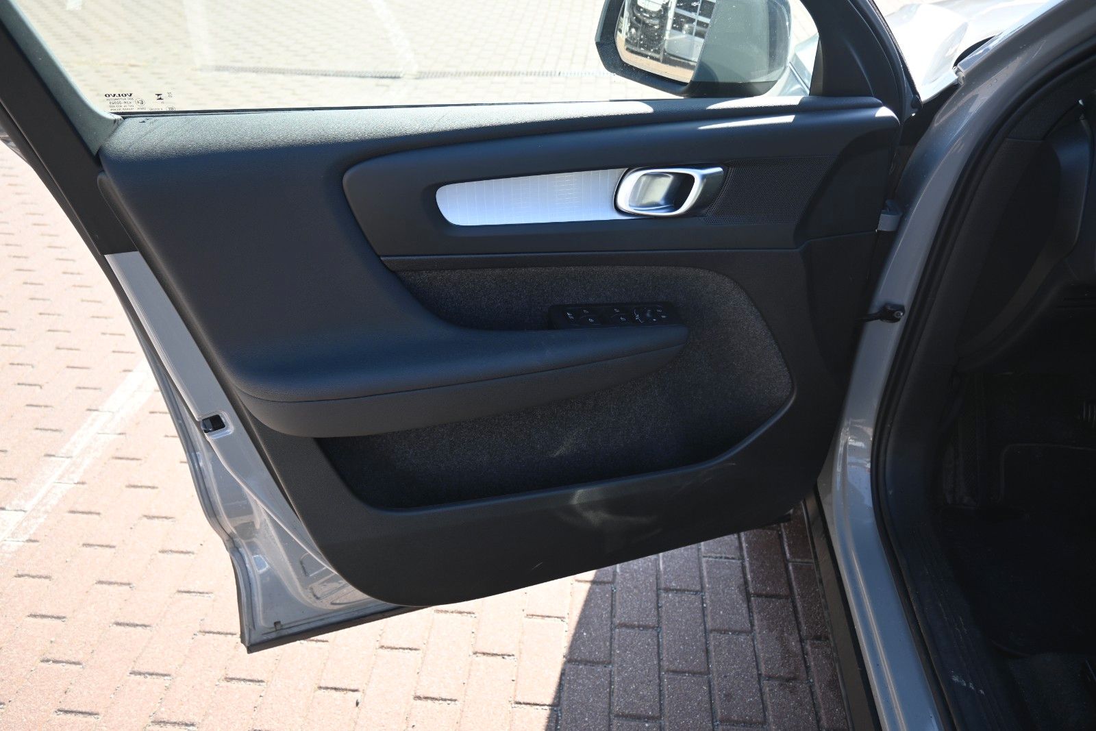 Fahrzeugabbildung Volvo XC40 B3 Benzin Core 2WD*LHZG*360°