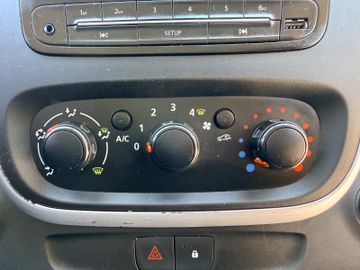 Opel Vivaro - 12