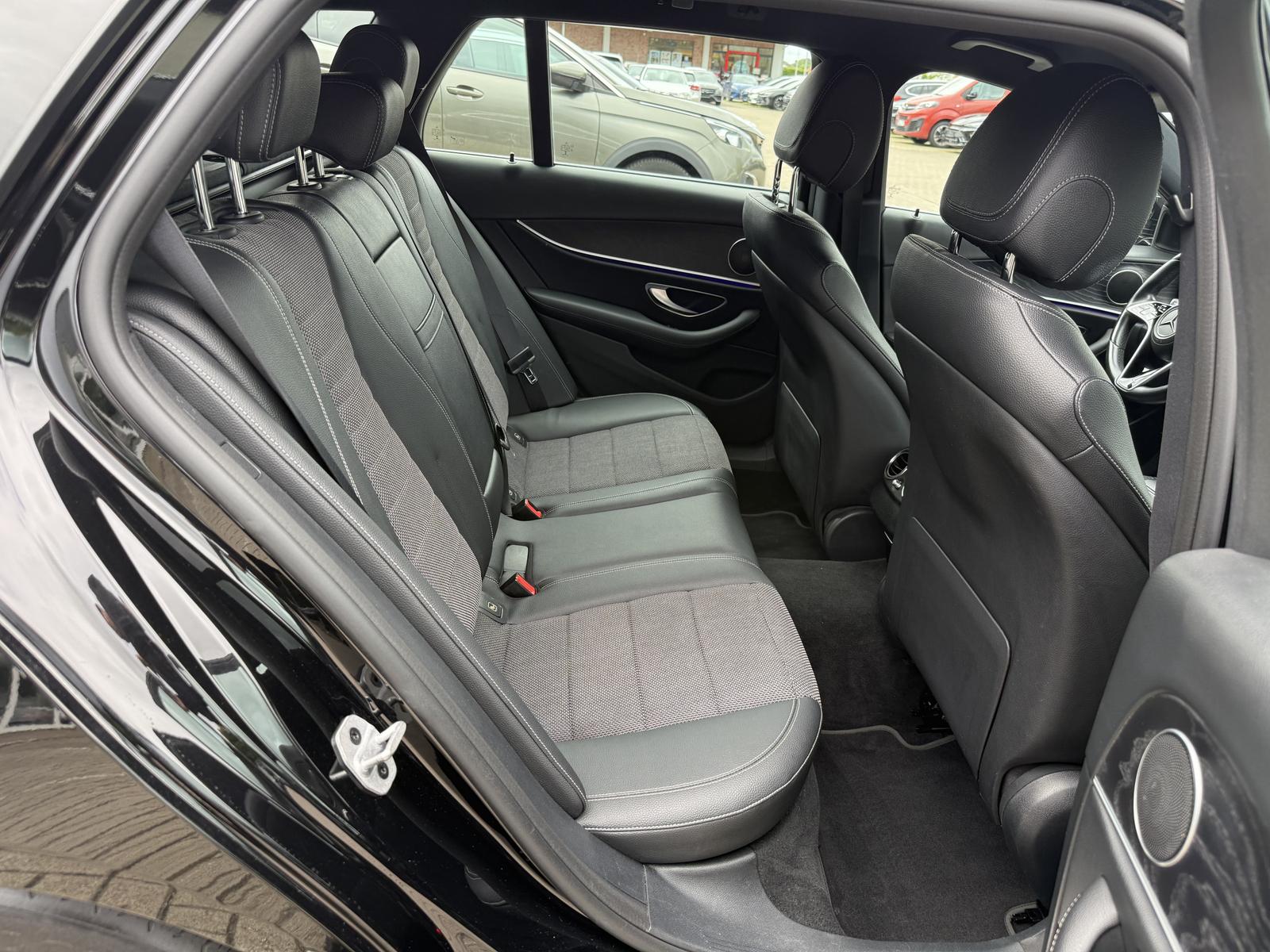 Mercedes-Benz E 200 d,T-M Avantgarde,T-Leder,R-Kam,Ambiente