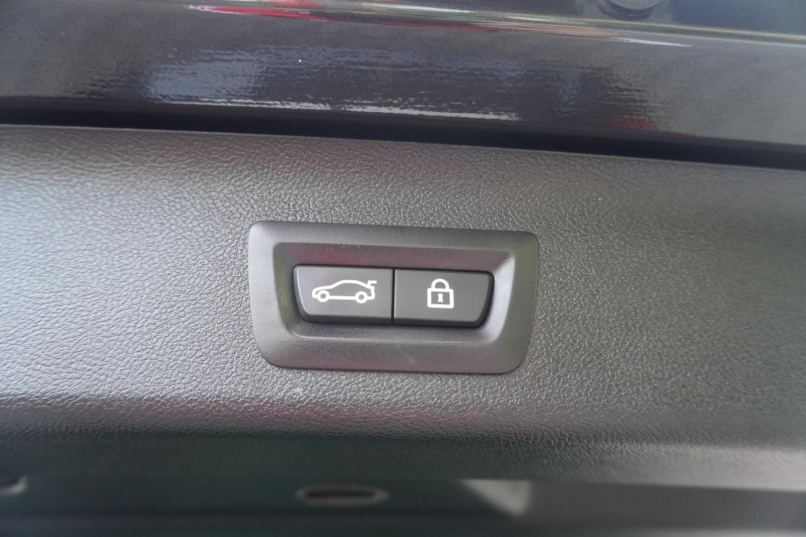 BMW 520i Sport Line Aut. Panorama ACC Kamera Head-Up