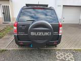 Suzuki Grand Vitara - graue Suzuki Grand Vitara