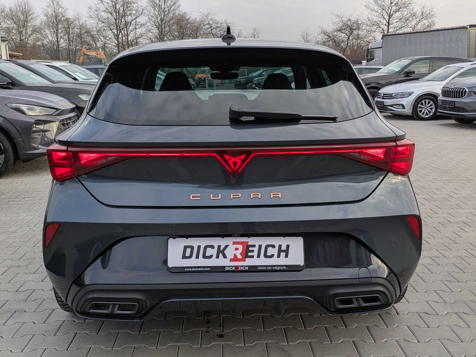 Fahrzeugabbildung CUPRA Leon 1.5 eTSI EDGE DSG*ACC*KAM*18"5JGARANTIE