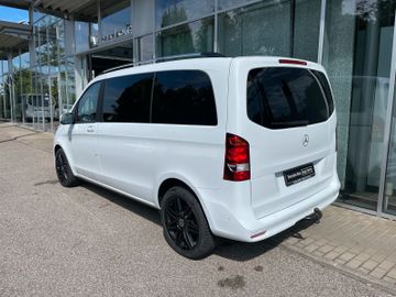 Mercedes V 220 - 5