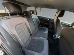 Fahrzeugabbildung Volkswagen Golf VII Variant Comfortline Navi Sitzh ACC AHK