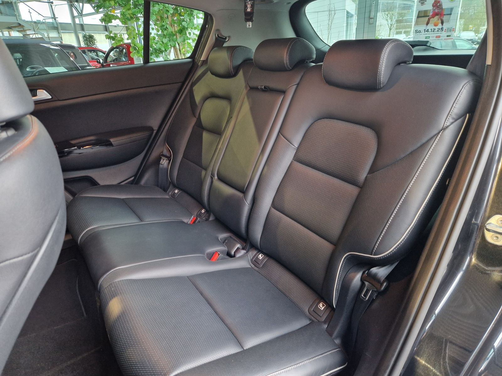 Fahrzeugabbildung Kia Sportage Black Edition 4WD PREMIUM LED NAVI ALU