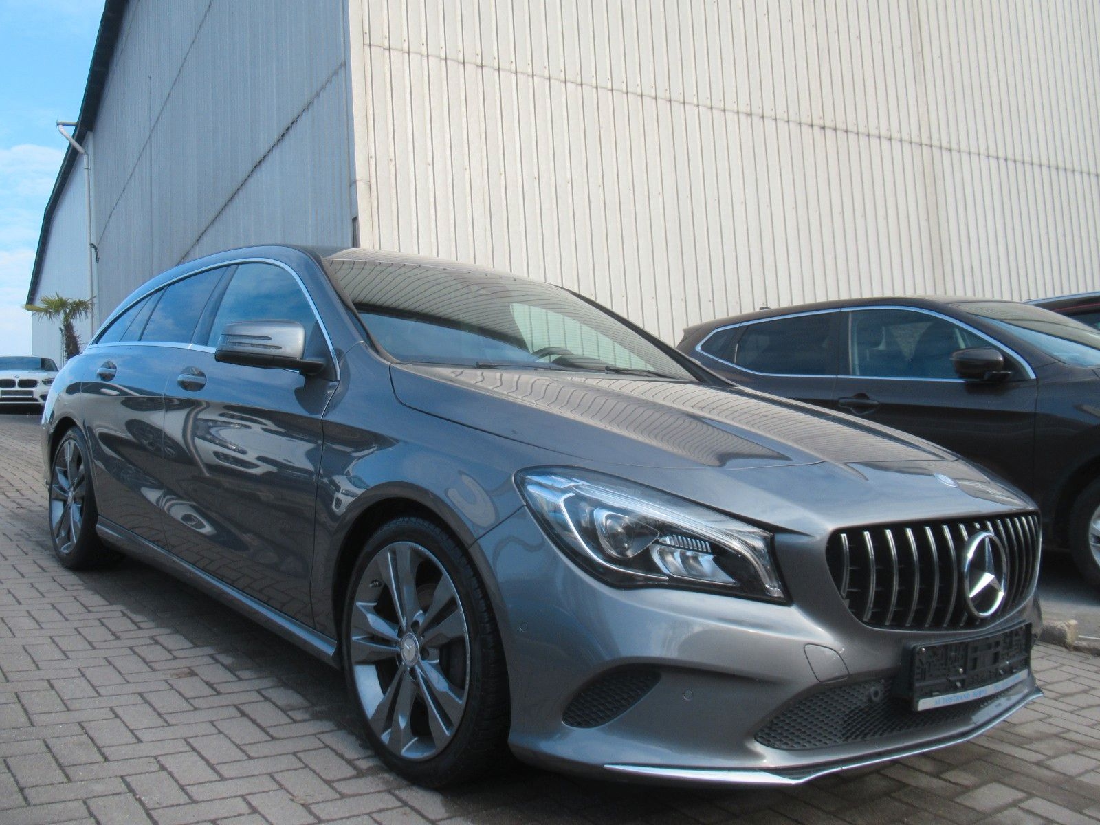 MERCEDES-BENZ CLA 180 Shooting Brake Urban-NAVI-LED-LEDER-SHZ