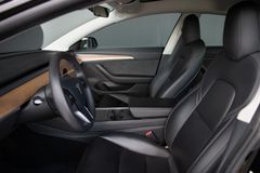 TESLA Model 3 Standard RWD*WMP*ACC*LED*2.Hand*8-fach