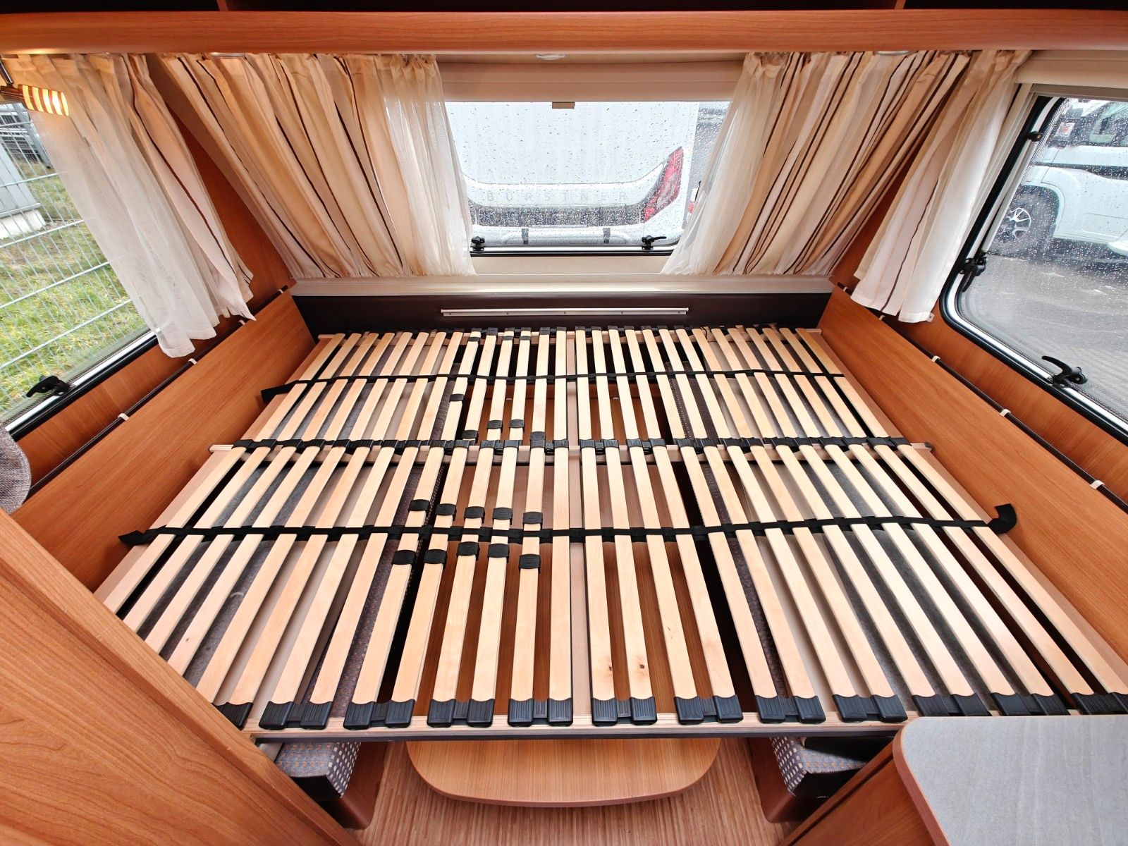 Fahrzeugabbildung Knaus Sport 400 LB - Doppelbett/Sitzgruppe, Superb -