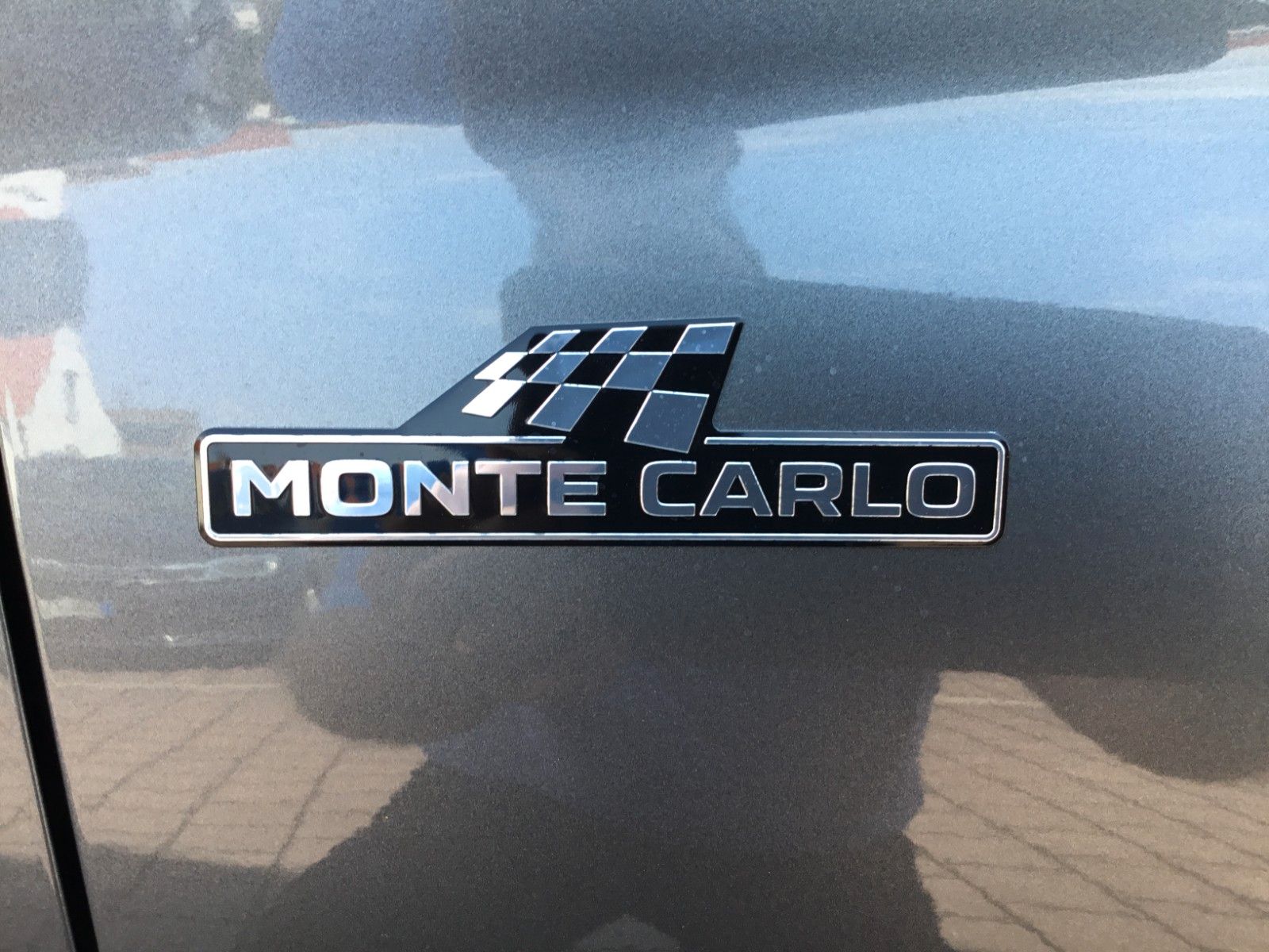 Fahrzeugabbildung SKODA Kamiq 1.5 TSI DSG Monte Carlo+AHK+Navi+Kamera