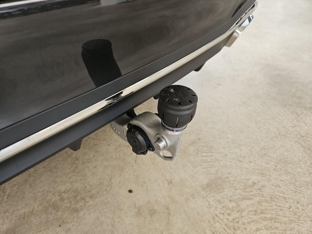 Fahrzeugabbildung Mercedes-Benz C 300 e T +EDITION-AMG+AHK+DIGITAL+SOUND+PRESAFE