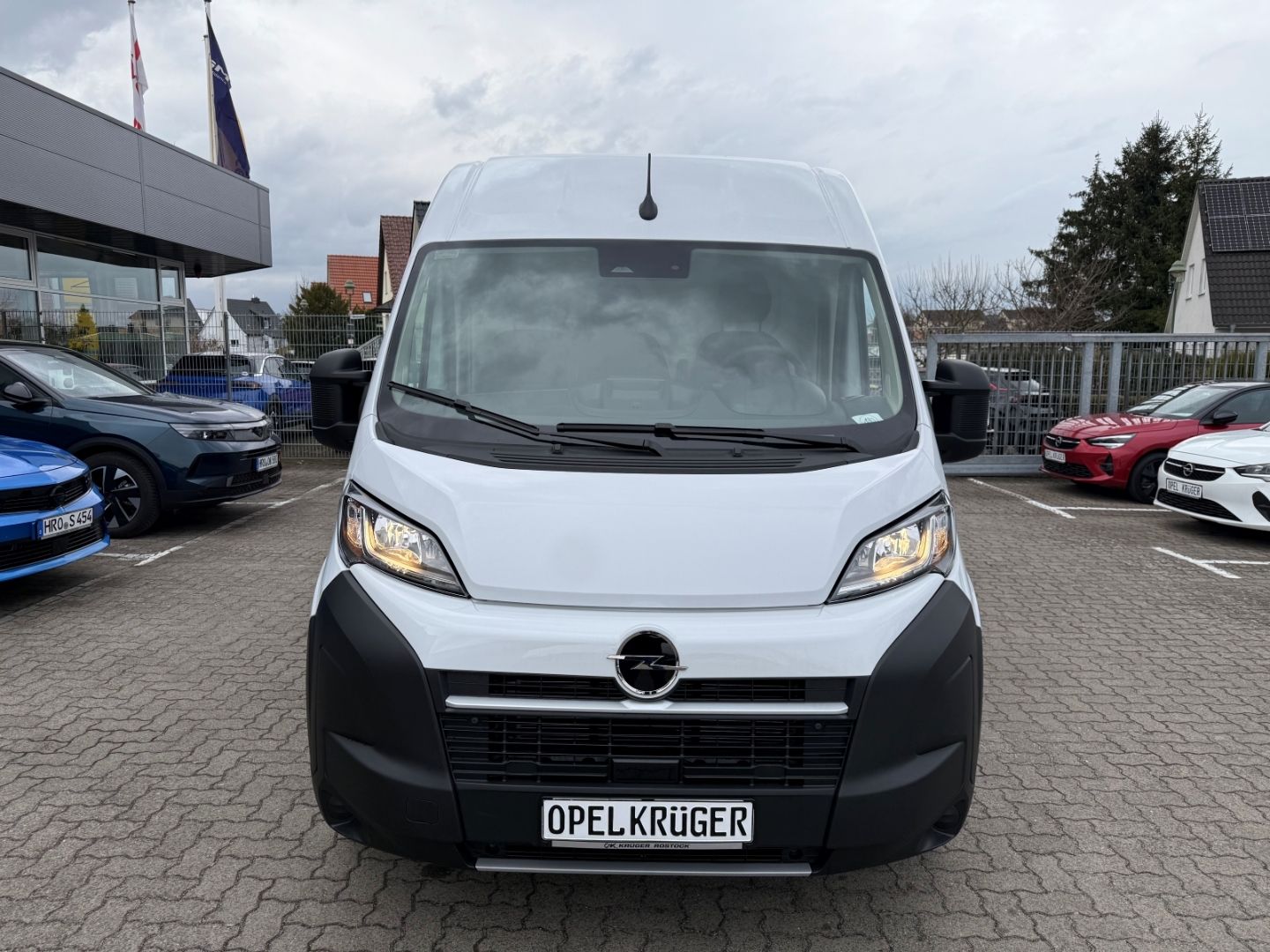Fahrzeugabbildung Opel Movano 2.2 Blue HDI 140 L3H2 mit Allwetter